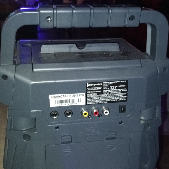 Singing Machine karaoke machine, mp3 player with BT. - Picture 2 of 9